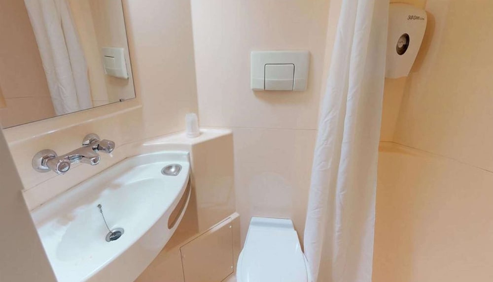 hotel premiere classe niort est la creche