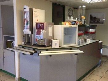 hotel premiere classe niort est la creche