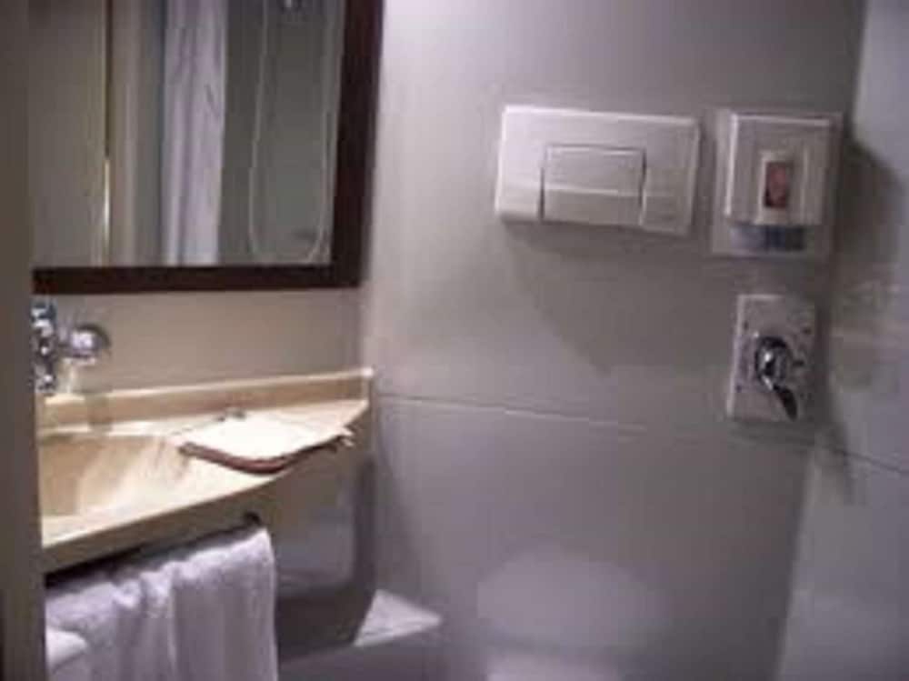 hotel premiere classe niort est la creche