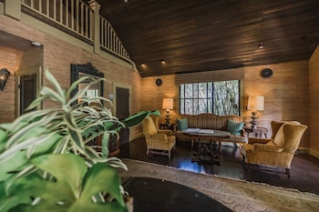 Lumeria Maui Educational Retreat Center,Hawaii>>Haliimaile,4 star