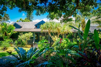 lumeria maui educational retreat center