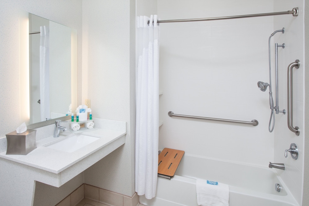 holiday inn express and suites texarkana by ihg