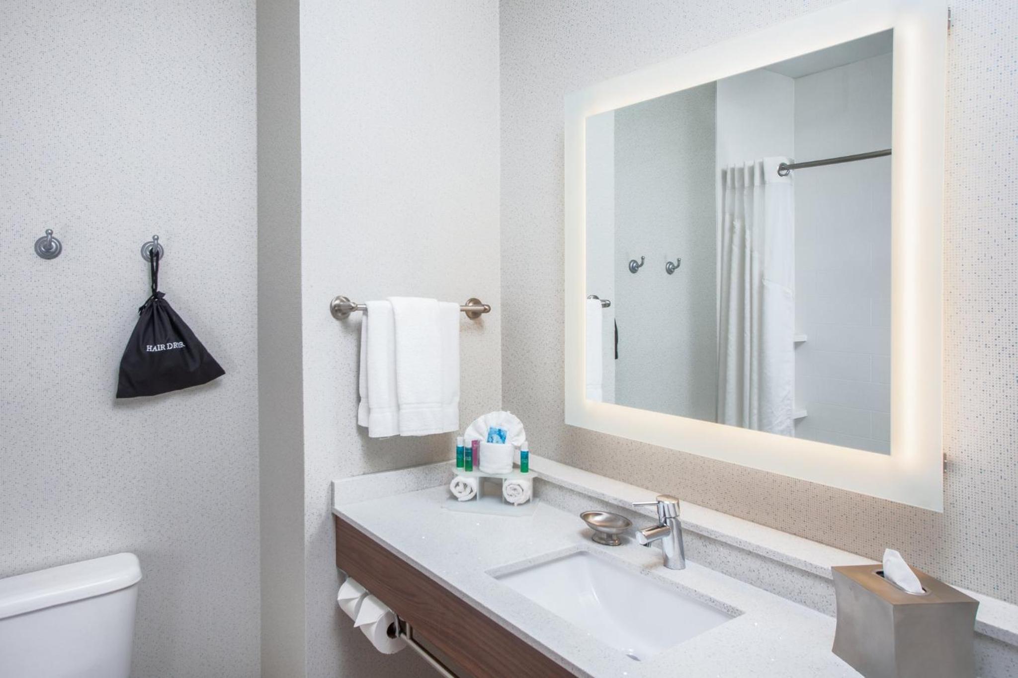 holiday inn express and suites texarkana by ihg