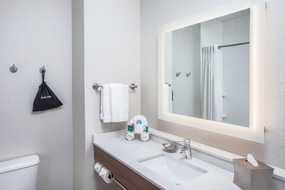 holiday inn express and suites texarkana by ihg