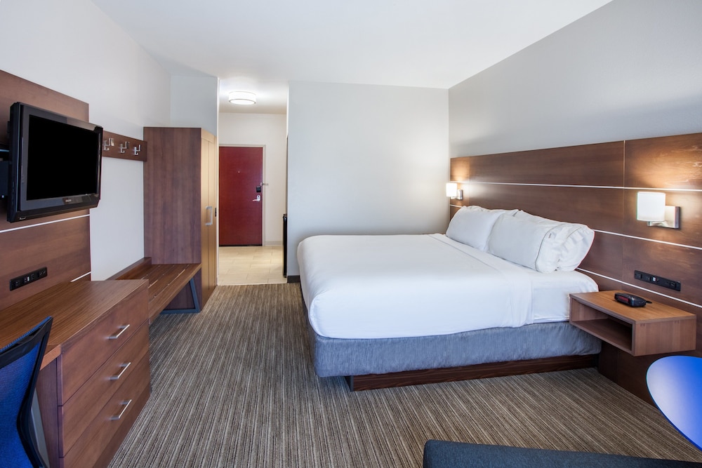 holiday inn express and suites texarkana by ihg