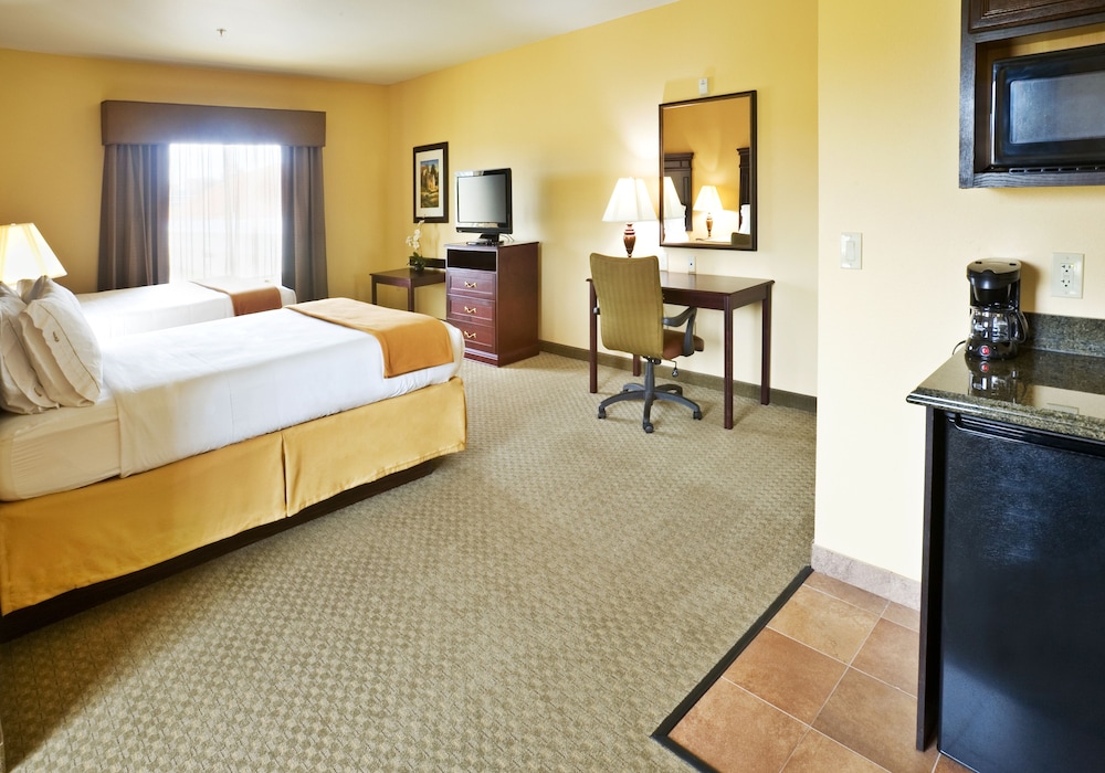 holiday inn express and suites texarkana by ihg