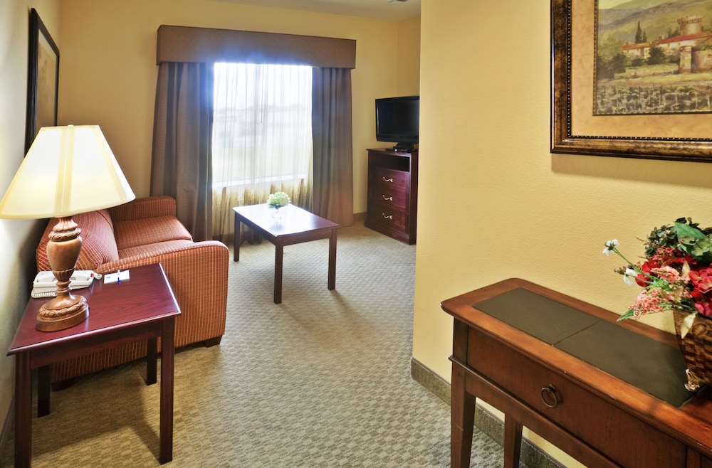 holiday inn express and suites texarkana by ihg