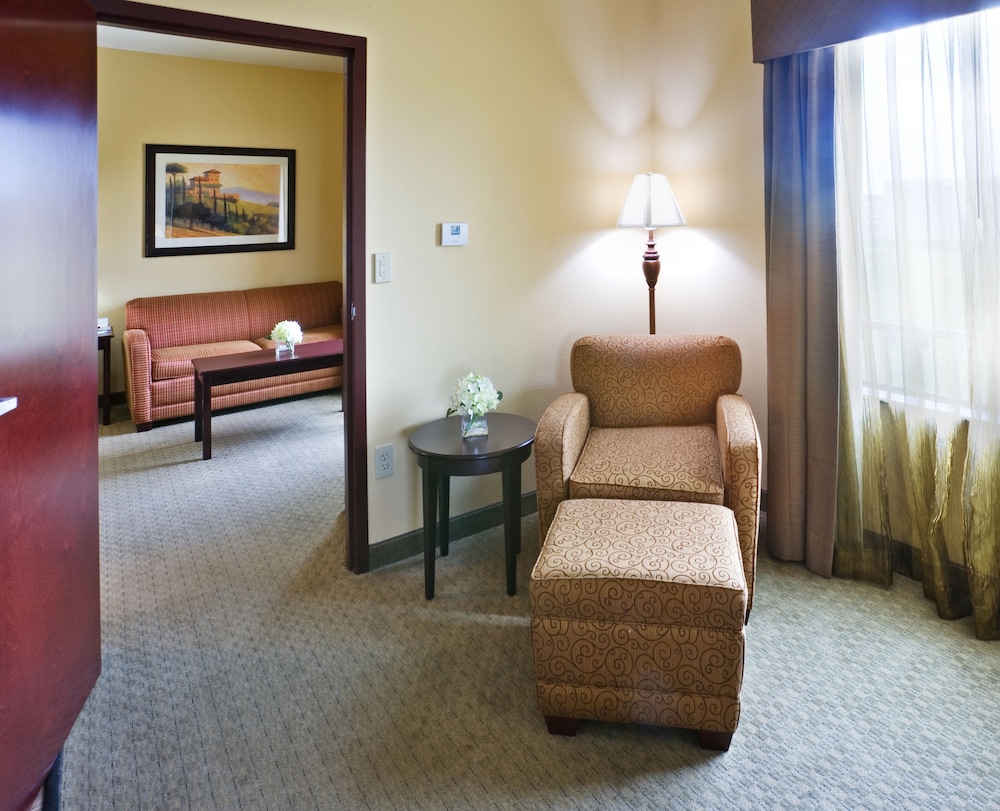 holiday inn express and suites texarkana by ihg
