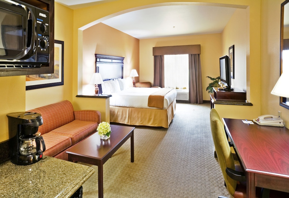 holiday inn express and suites texarkana by ihg