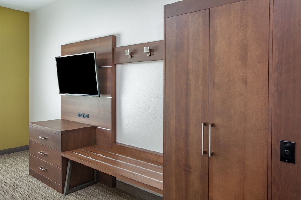 holiday inn express and suites texarkana by ihg