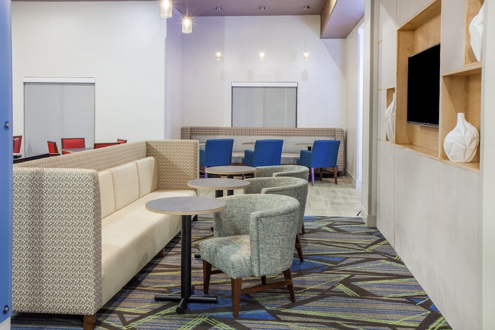 holiday inn express and suites texarkana by ihg