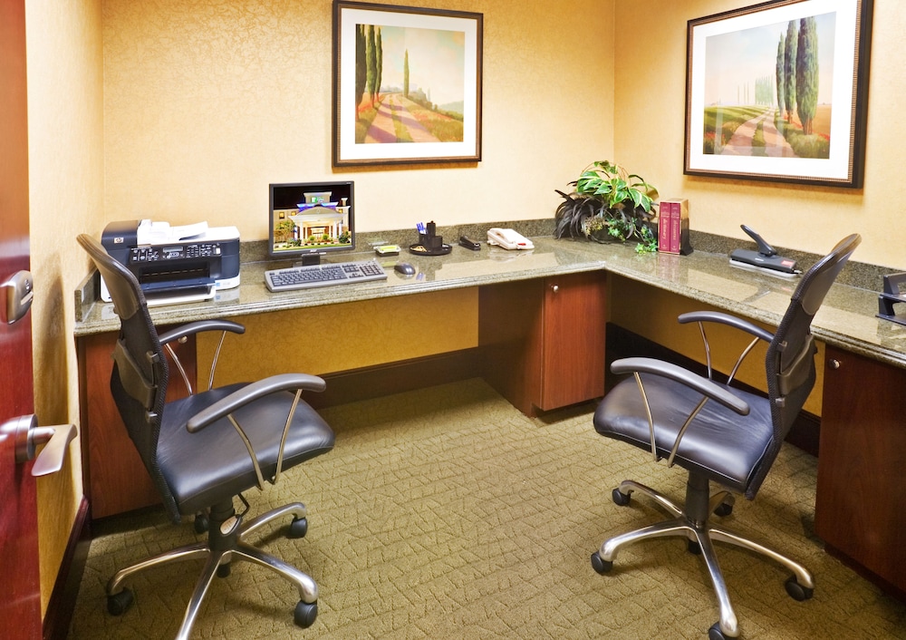 holiday inn express and suites texarkana by ihg