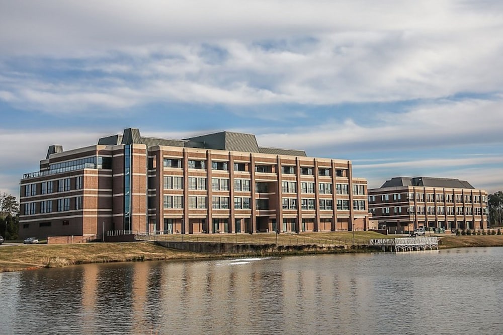 holiday inn express and suites texarkana by ihg