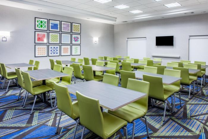 holiday inn express and suites texarkana by ihg