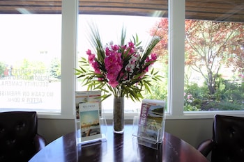 Recreation Inn & Suites,Kelowna>>British Columbia,2 star