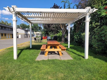 Recreation Inn & Suites,Kelowna>>British Columbia,2 star