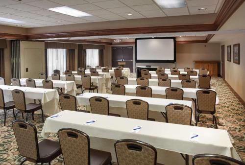 hampton inn and suites youngstown canfield