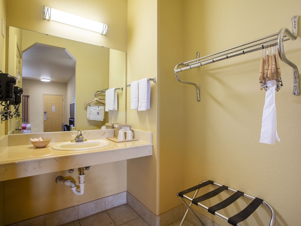 oyo hotel valley view tx i 35