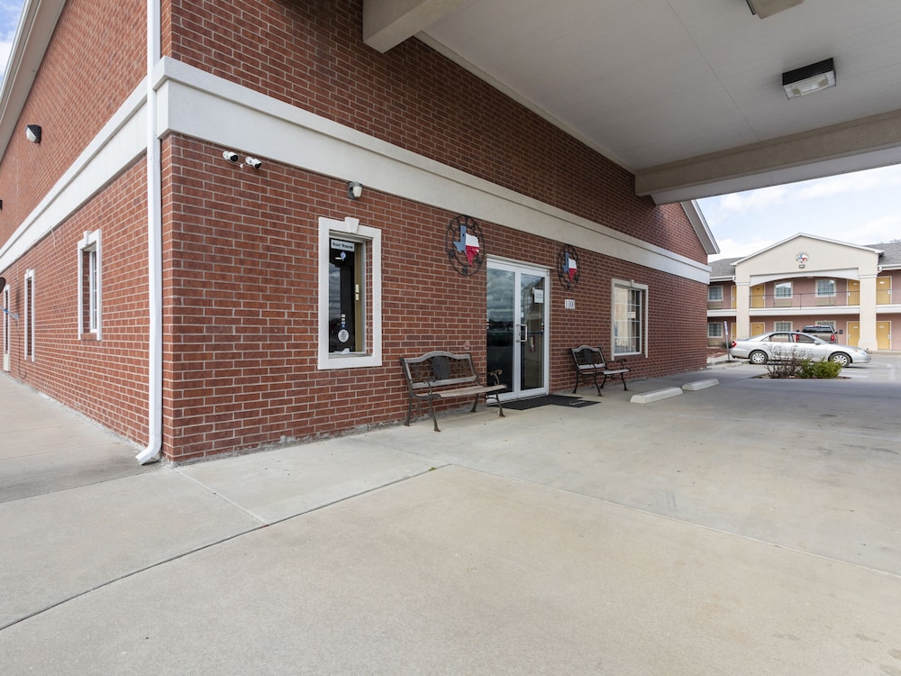 oyo hotel valley view tx i 35