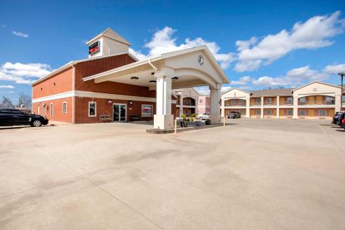 Oyo Hotel Valley View Tx, I-35,,3 star