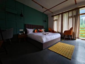 peppy nomads luxuria