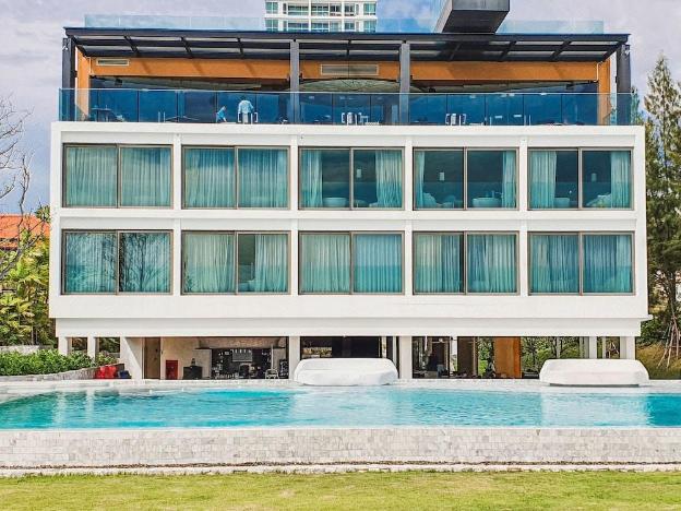 veranda beachfront residence pattaya