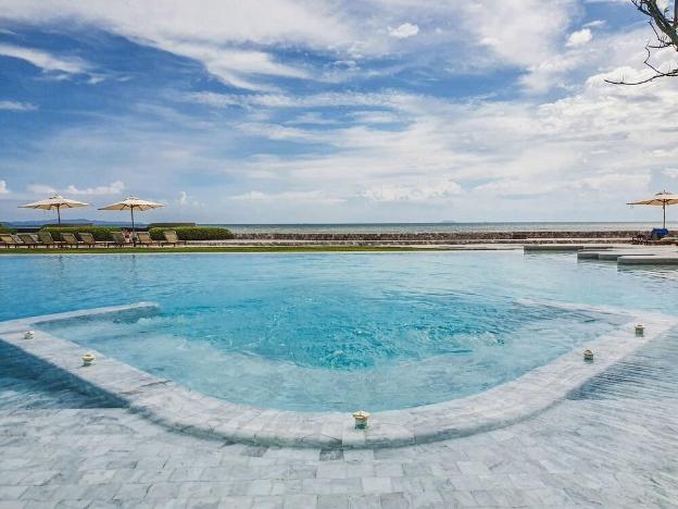veranda beachfront residence pattaya