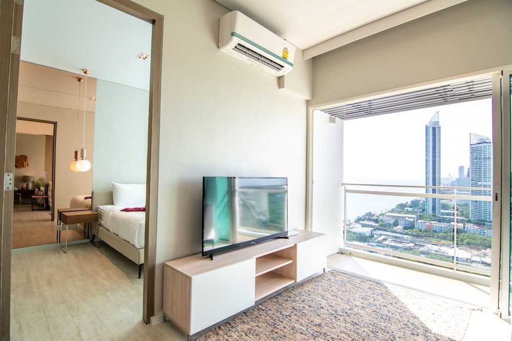 veranda beachfront residence pattaya