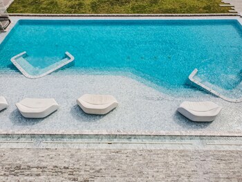 veranda beachfront residence pattaya