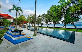 puri saron baruna beach