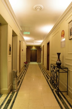 royal marshal hotel