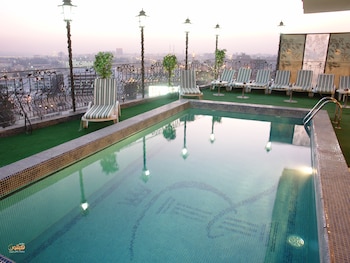 royal marshal hotel