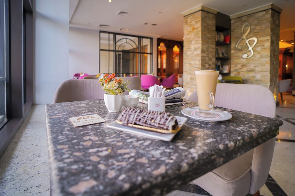 royal marshal hotel