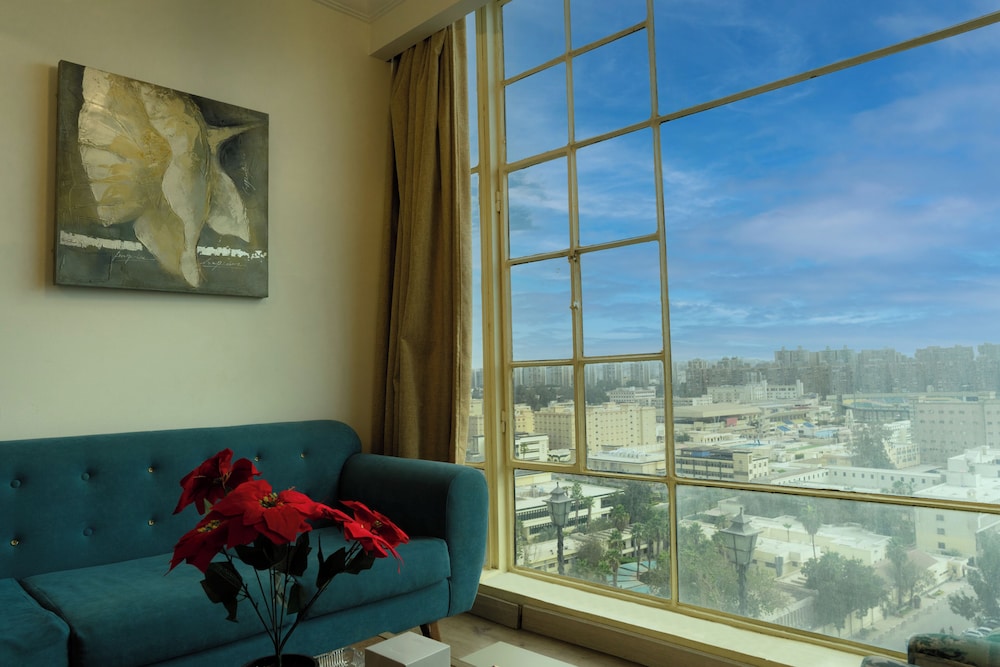 royal marshal hotel