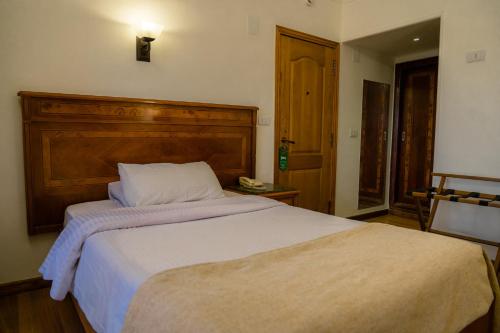 royal marshal hotel