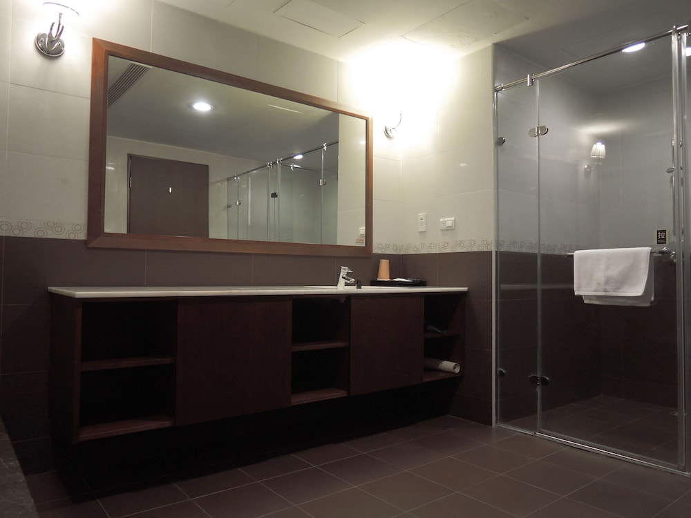 check inn taipei neihu