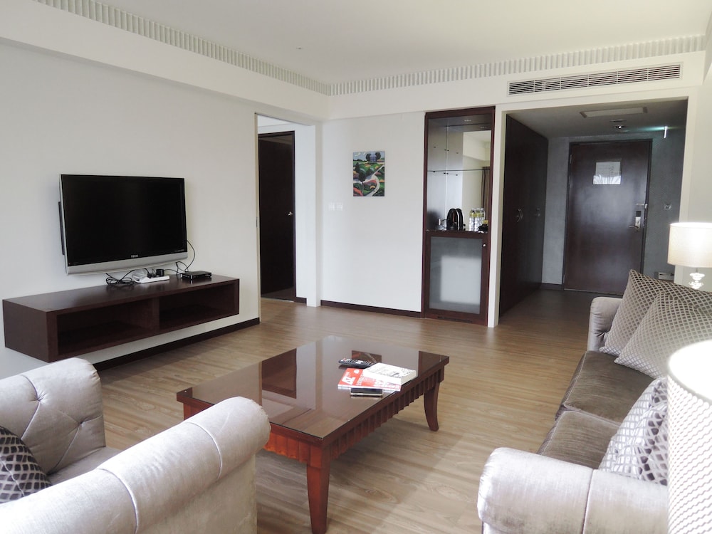 check inn taipei neihu