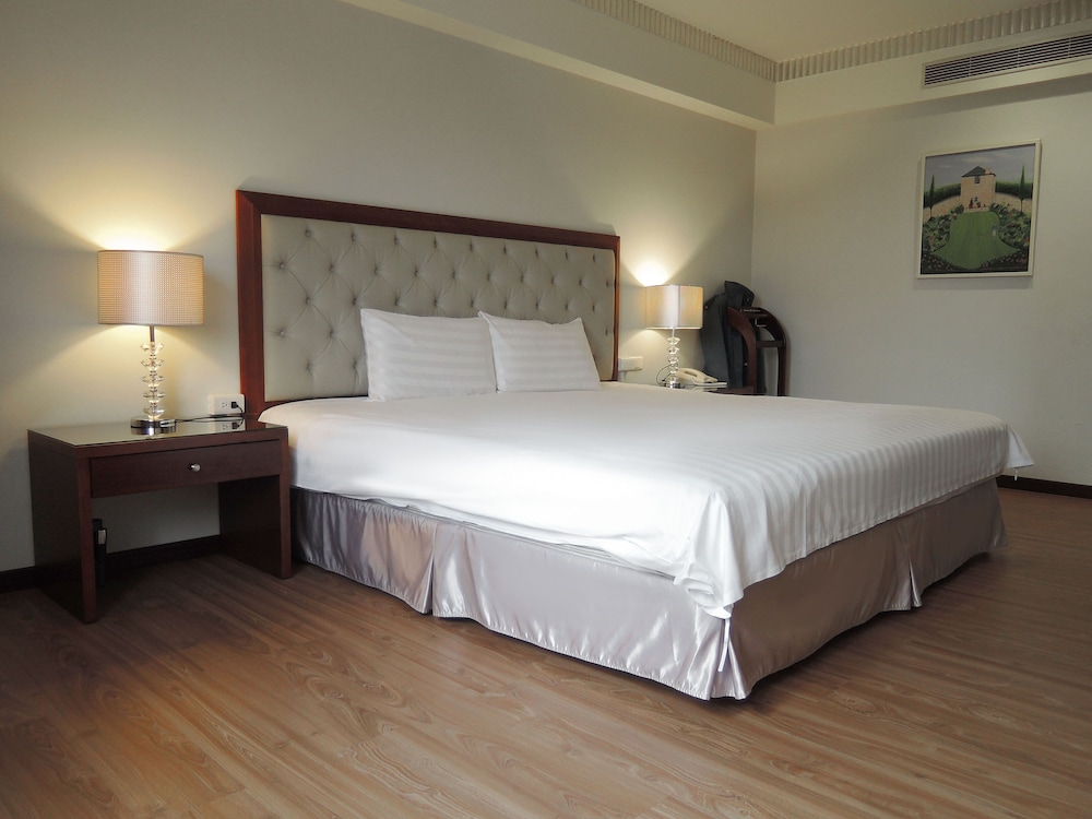 check inn taipei neihu