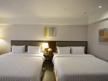 check inn taipei neihu