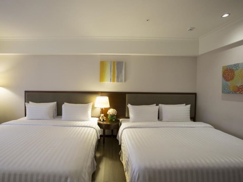 check inn taipei neihu