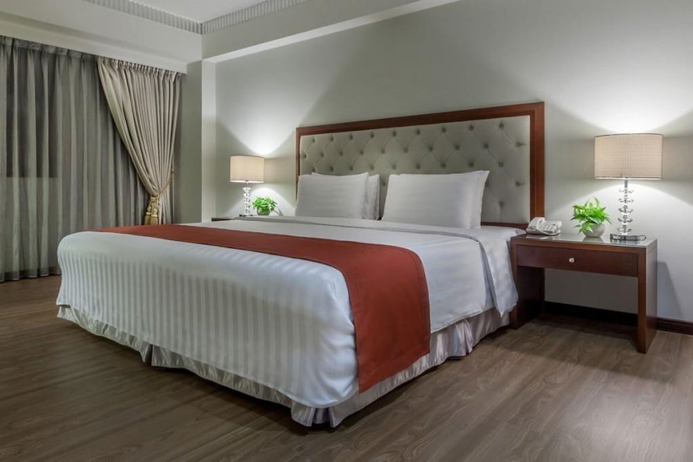 check inn taipei neihu