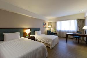 check inn taipei neihu