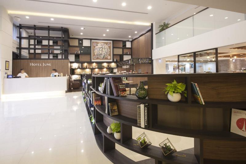 check inn taipei neihu