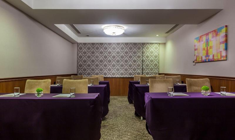 check inn taipei neihu