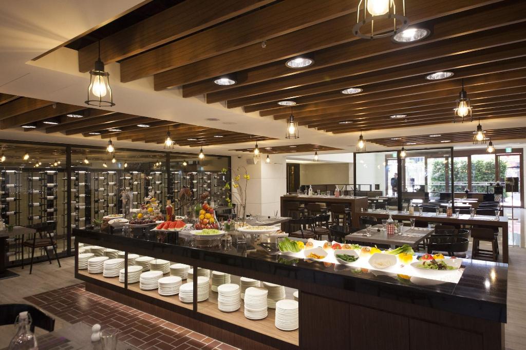 check inn taipei neihu