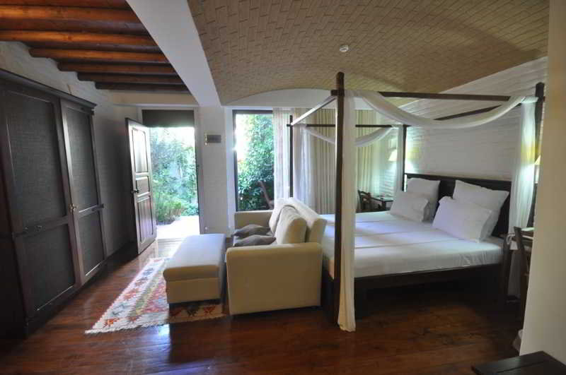 el vino hotel suites