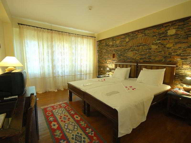 el vino hotel suites