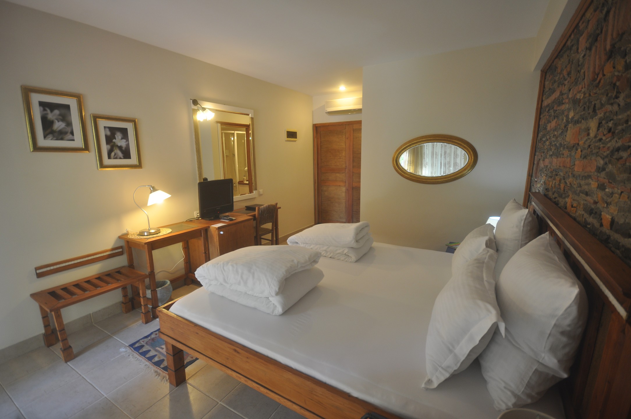 el vino hotel suites