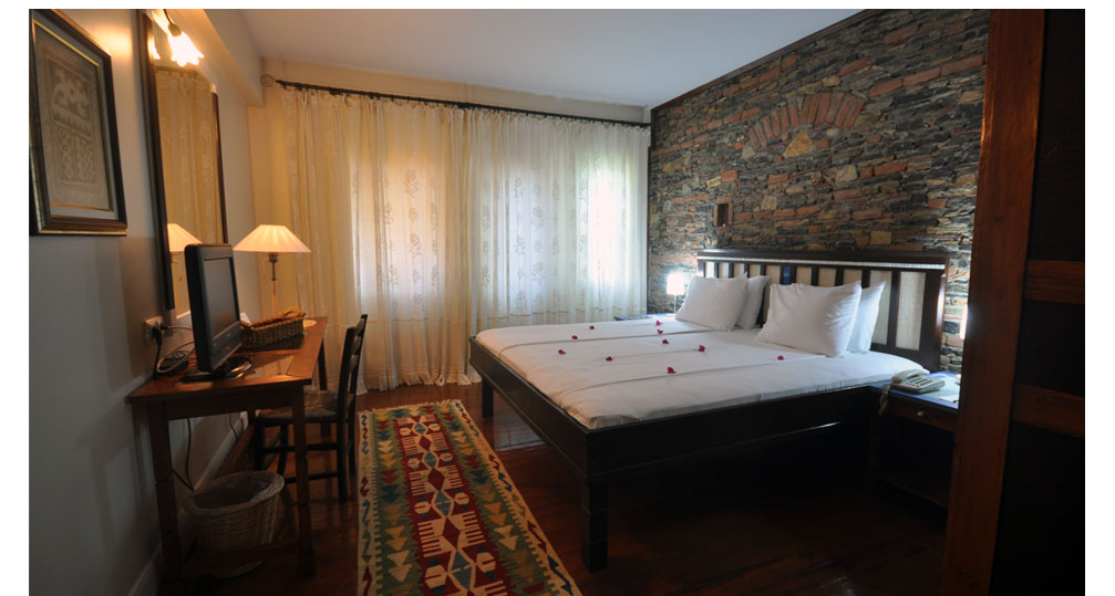 el vino hotel suites