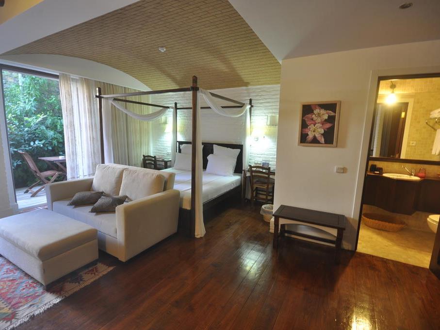 el vino hotel suites